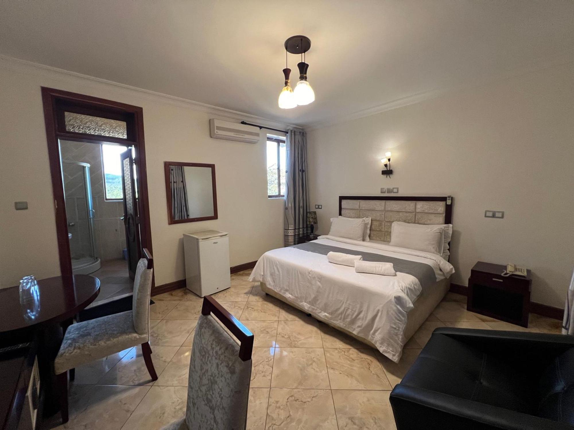 Nejobugg Palace Hotel Nkoanrua Экстерьер фото