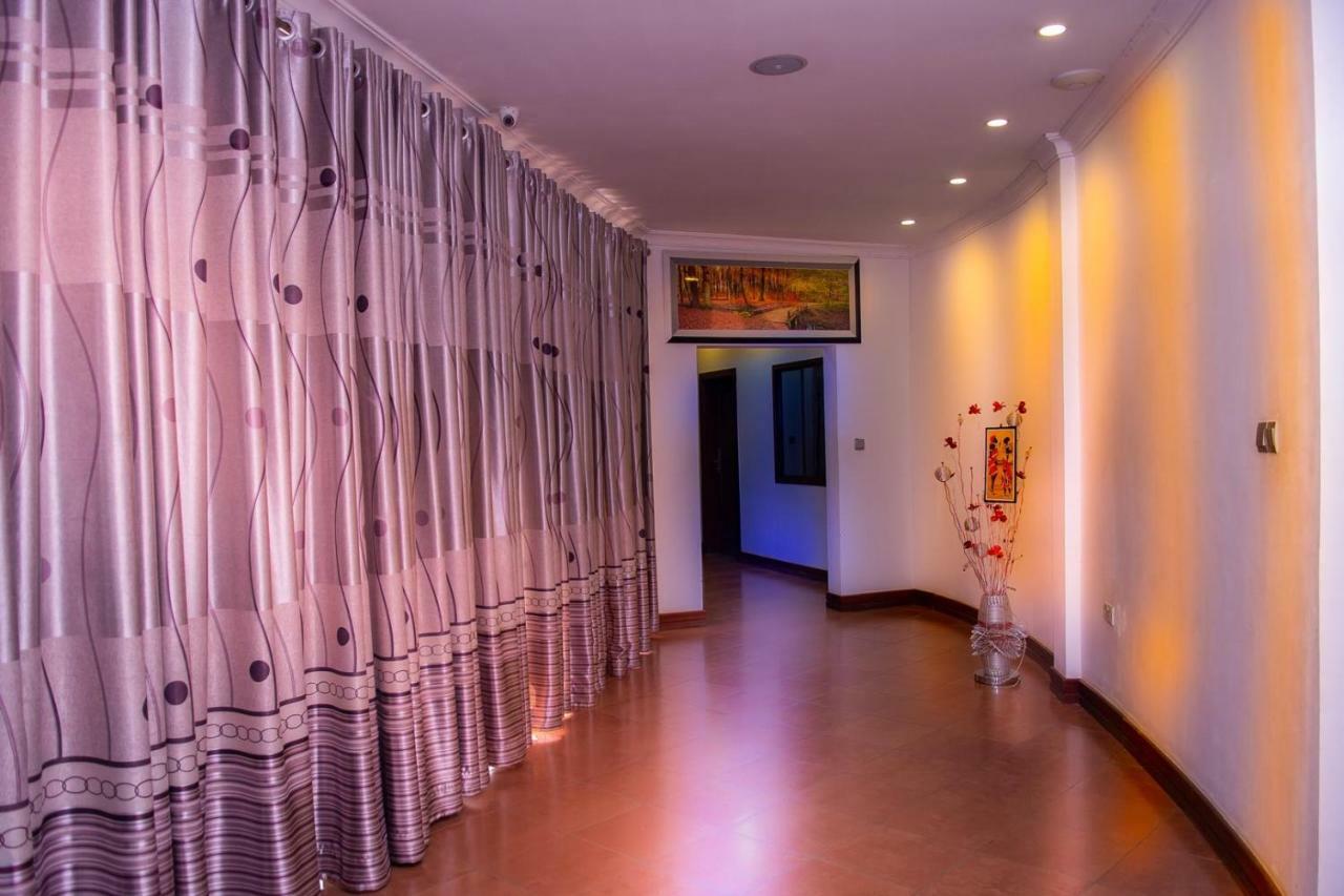 Nejobugg Palace Hotel Nkoanrua Экстерьер фото